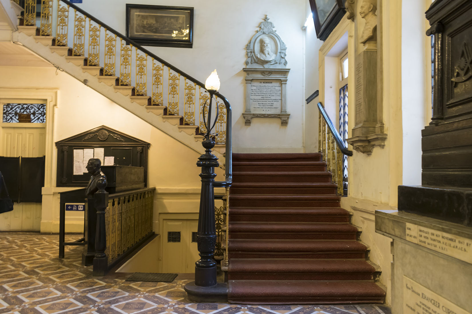Freemasons' Hall, Mumbai - Staircase
